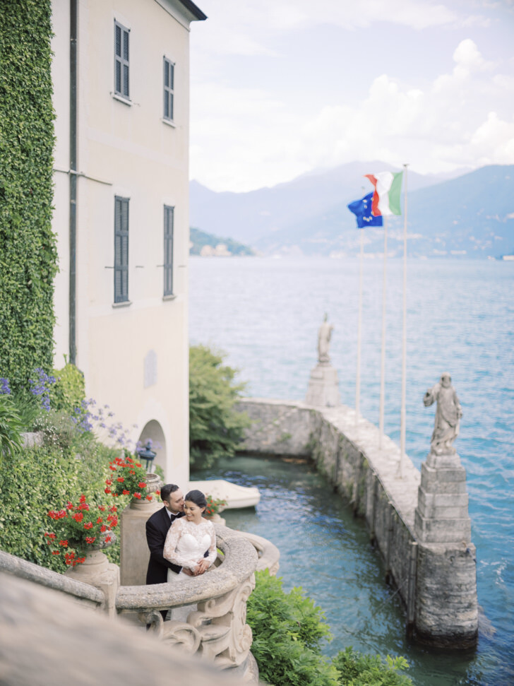 Bridal couple on Lake Como
