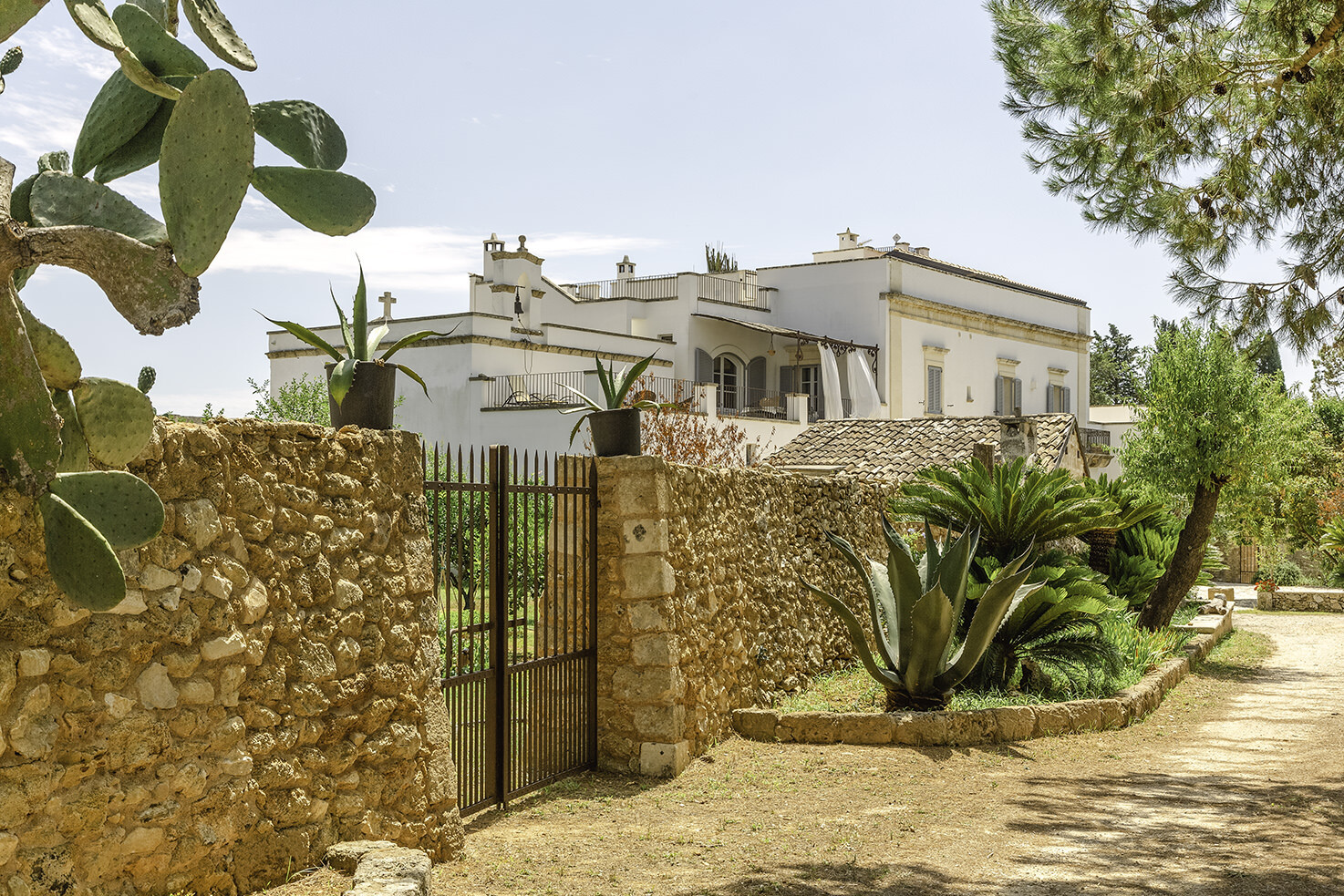 Entrance of Masseria Borgo Mortella
