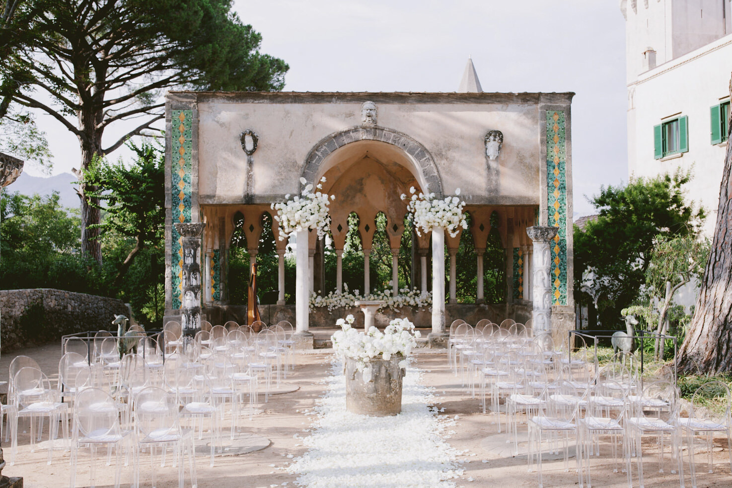Flowers for Italian wedding ceremony