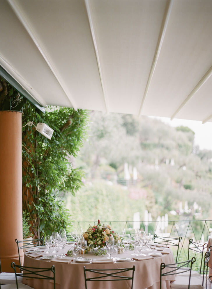 Table setting for bridal shower