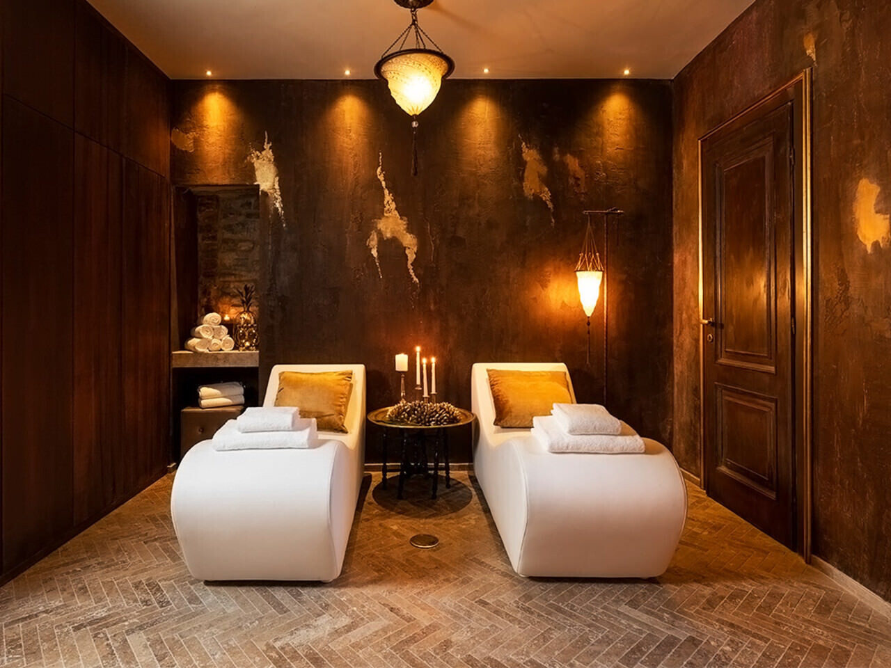 Accommodation at Metropole Hotel