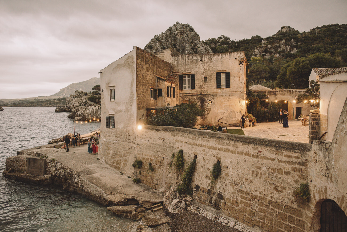 Courtyard facing the sea