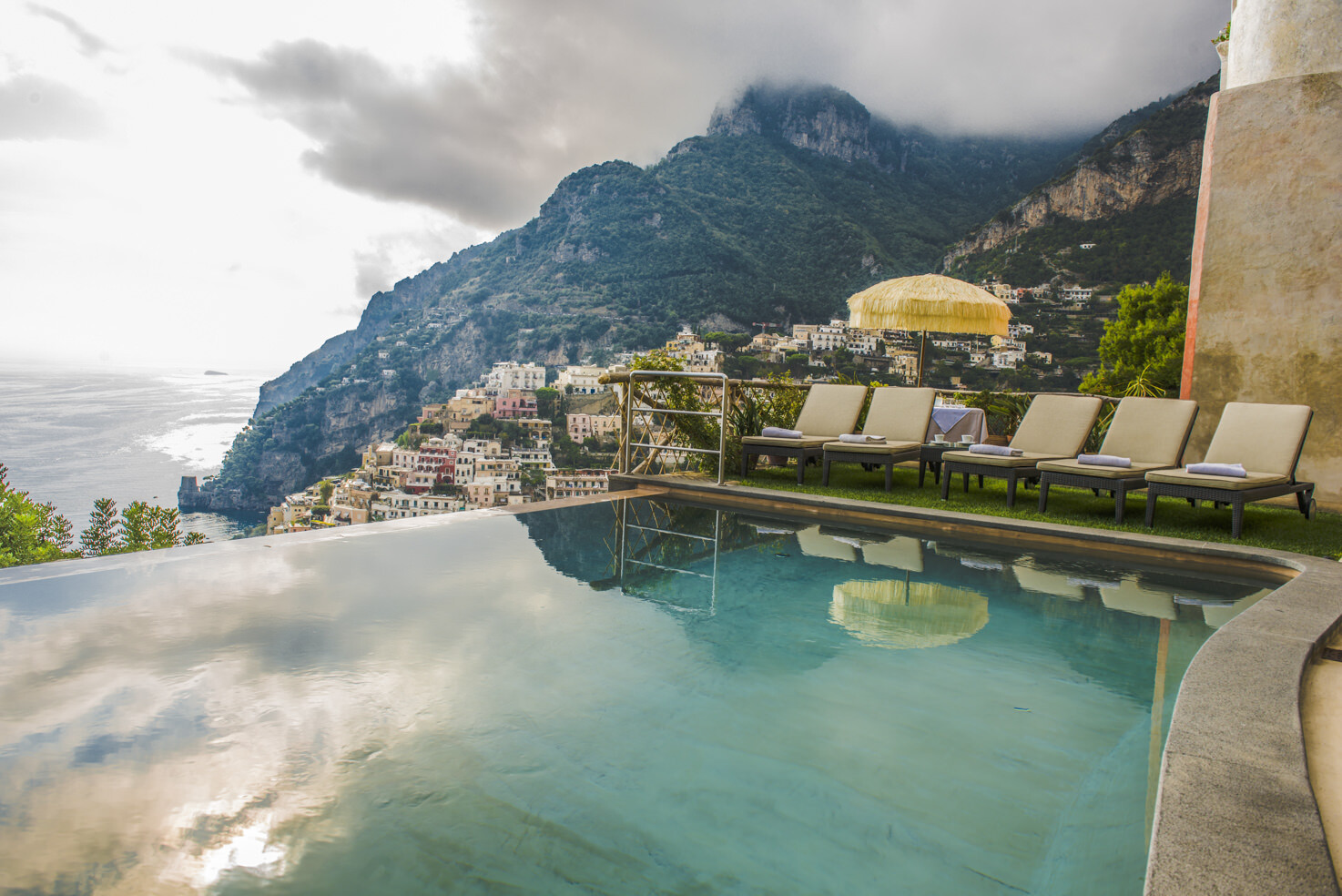 Infinity pool