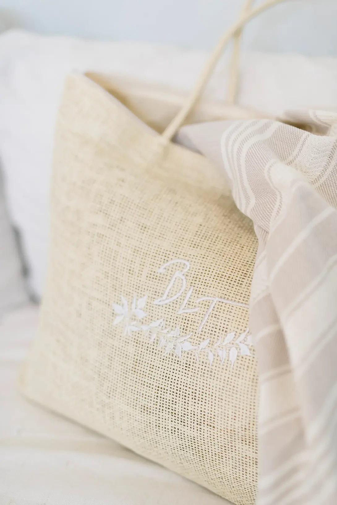 Minimal decors for welcome bag