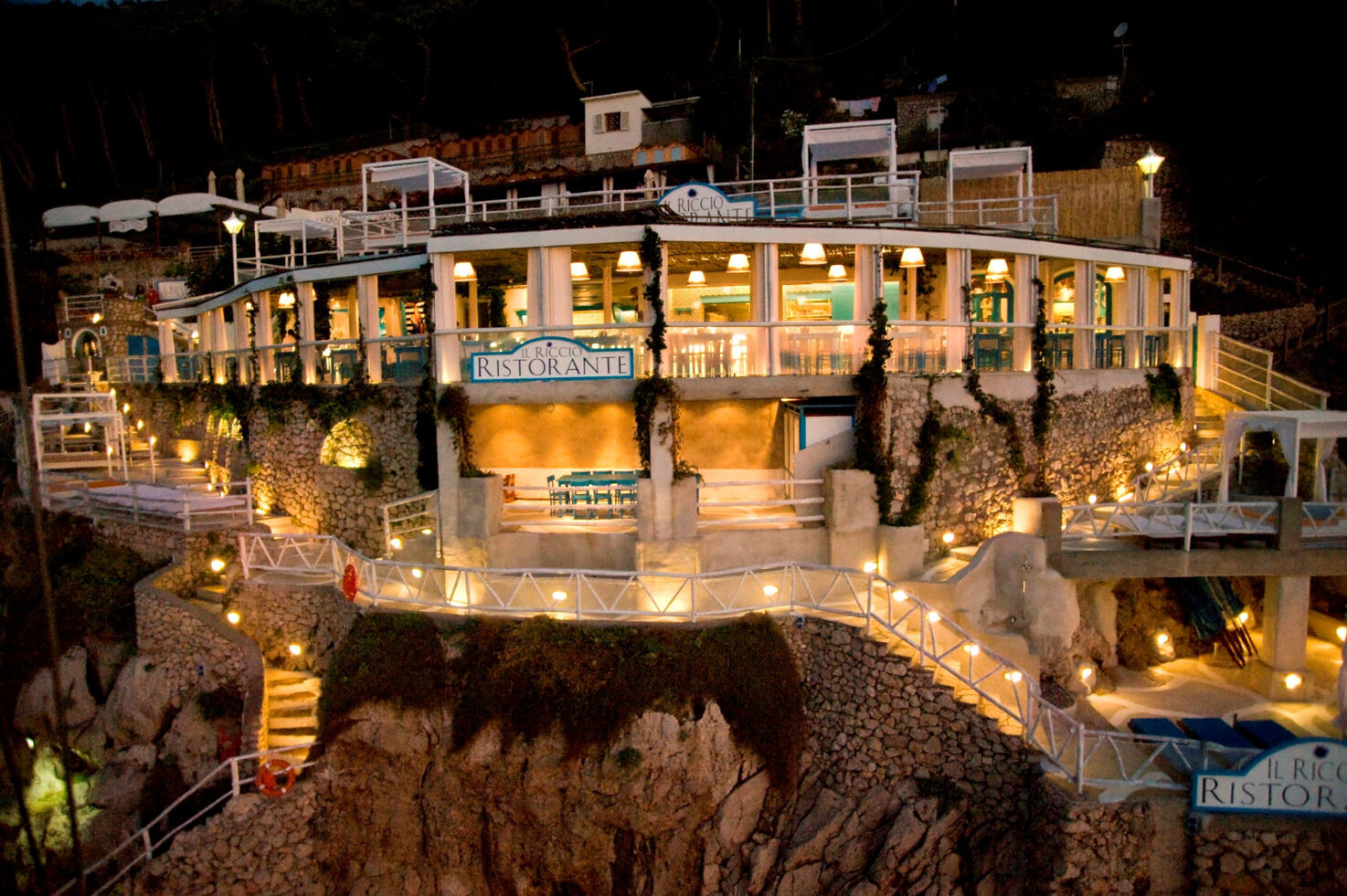 Il Riccio restaurant by night