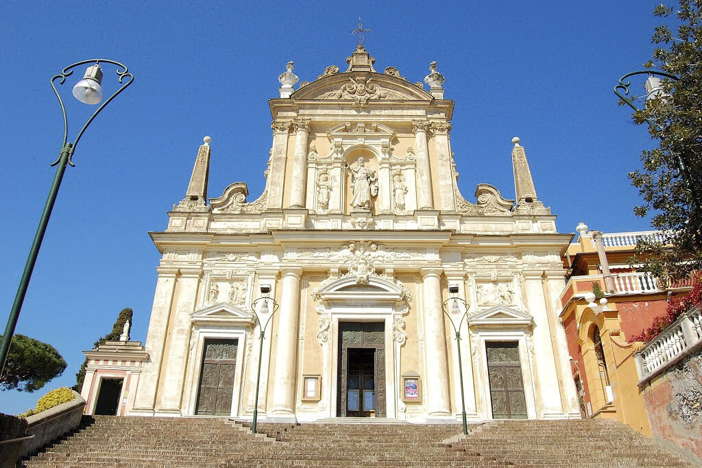 Façade of San Giacomo di Corte