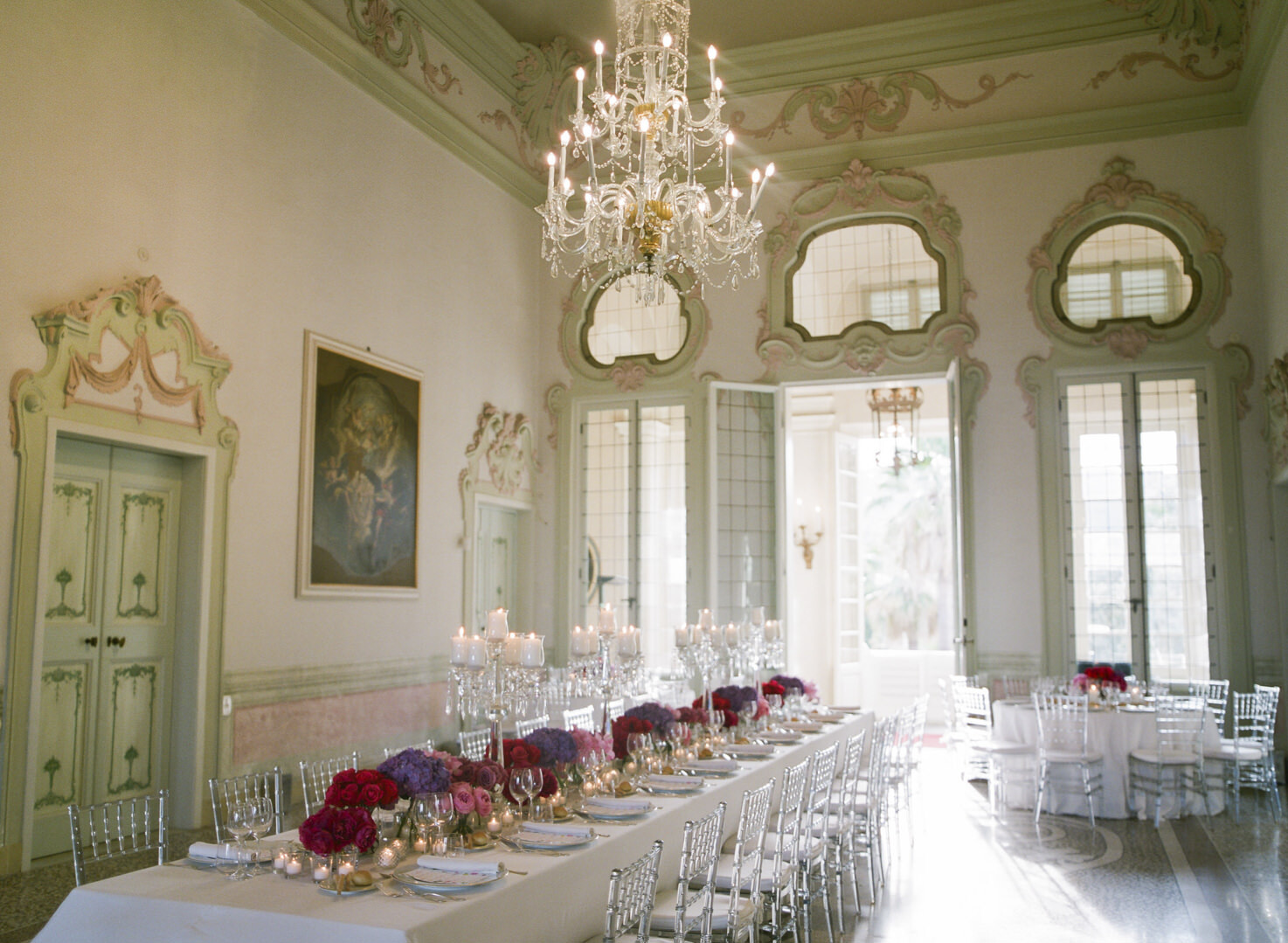 Frescoed hall for wedding banquets