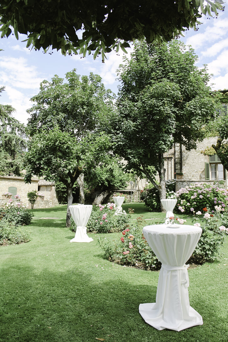 Wedding cocktail in the gardens