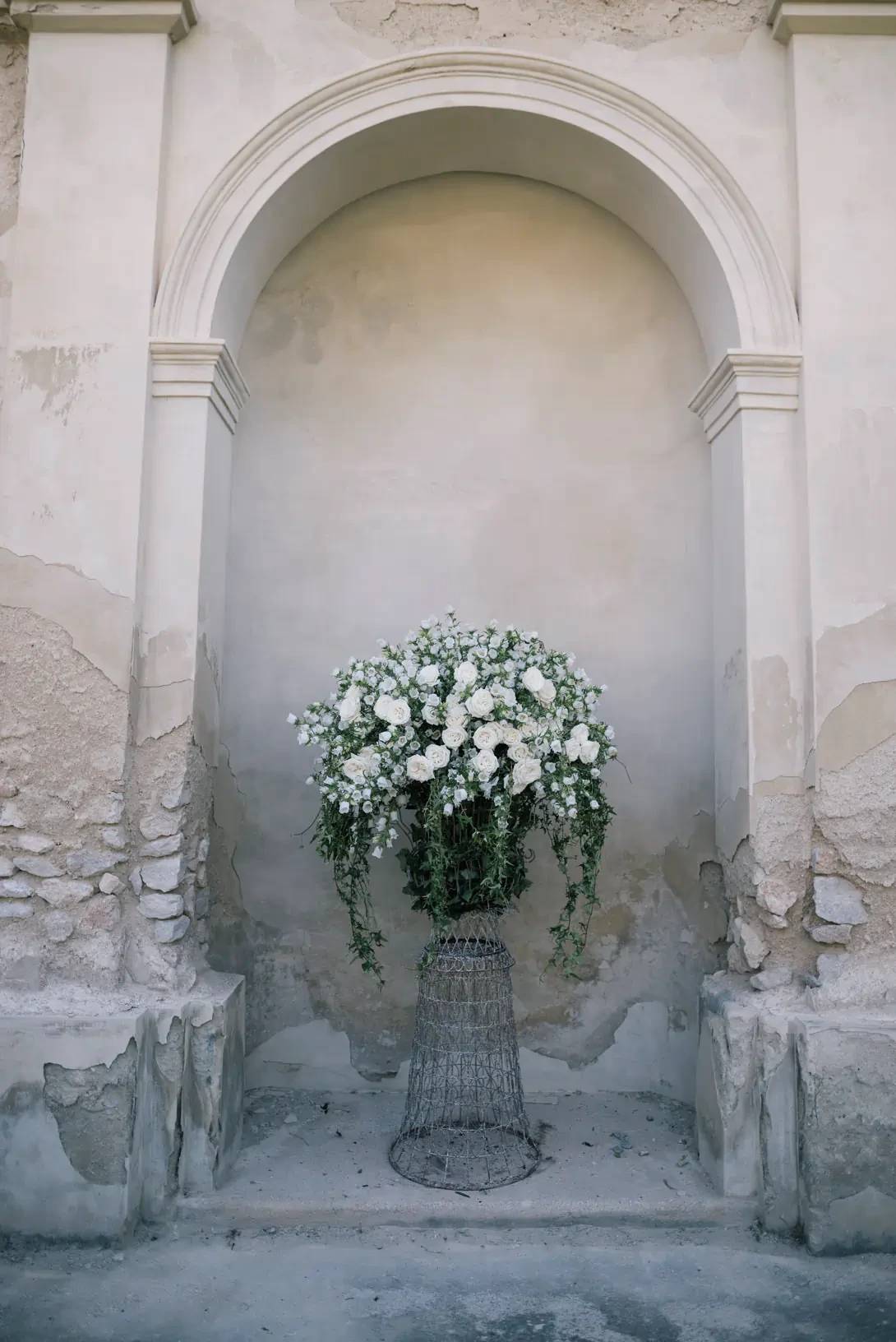 Flower decorations in green and white