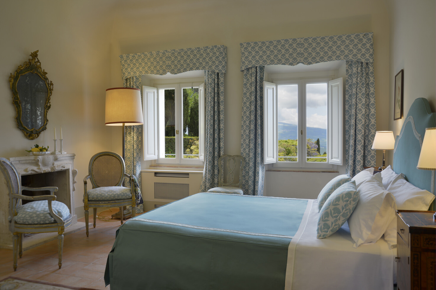 Bedroom with view over the Tuscan hills