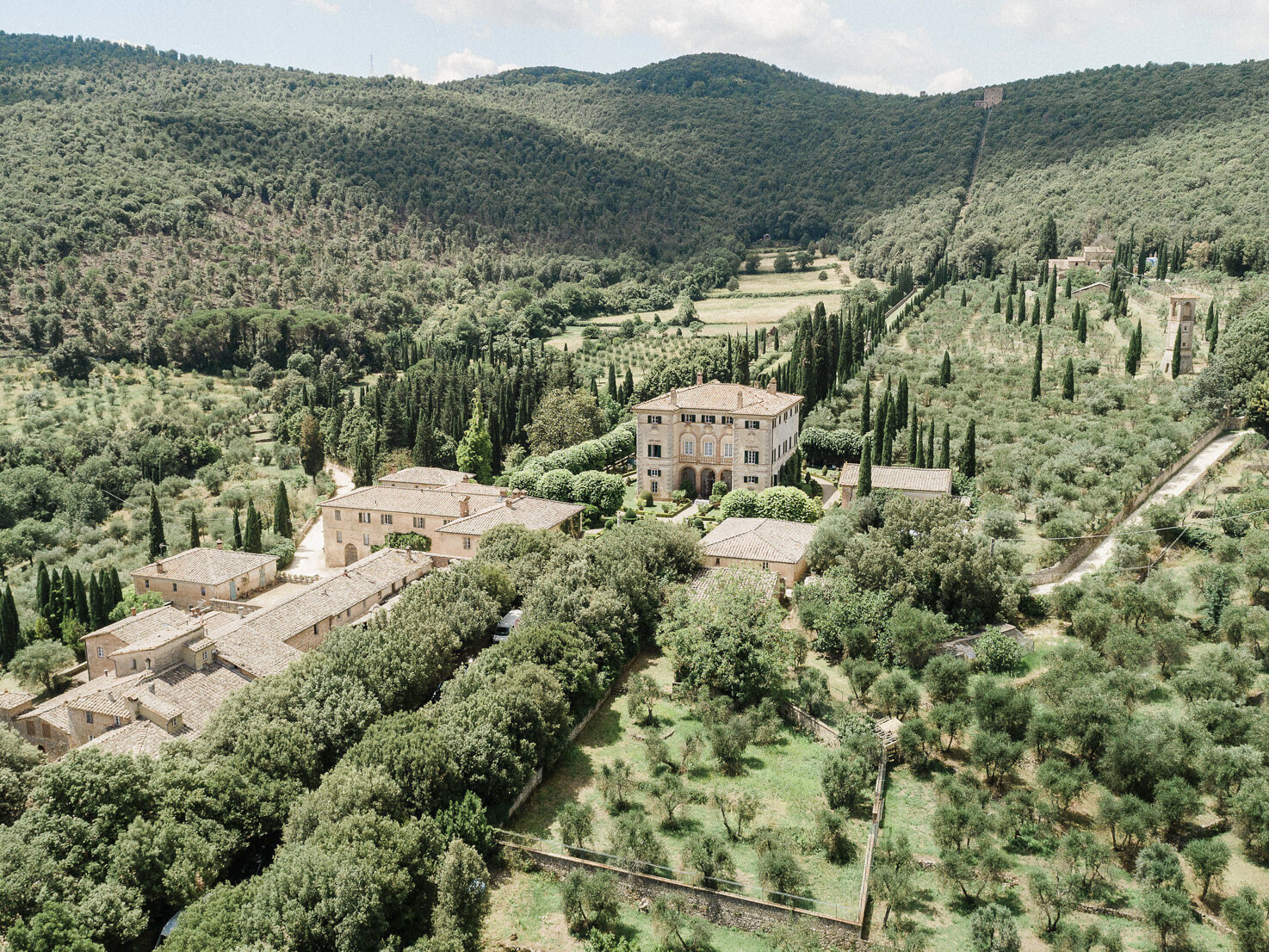 Villa Cetinale immersed in the Tuscan countryside