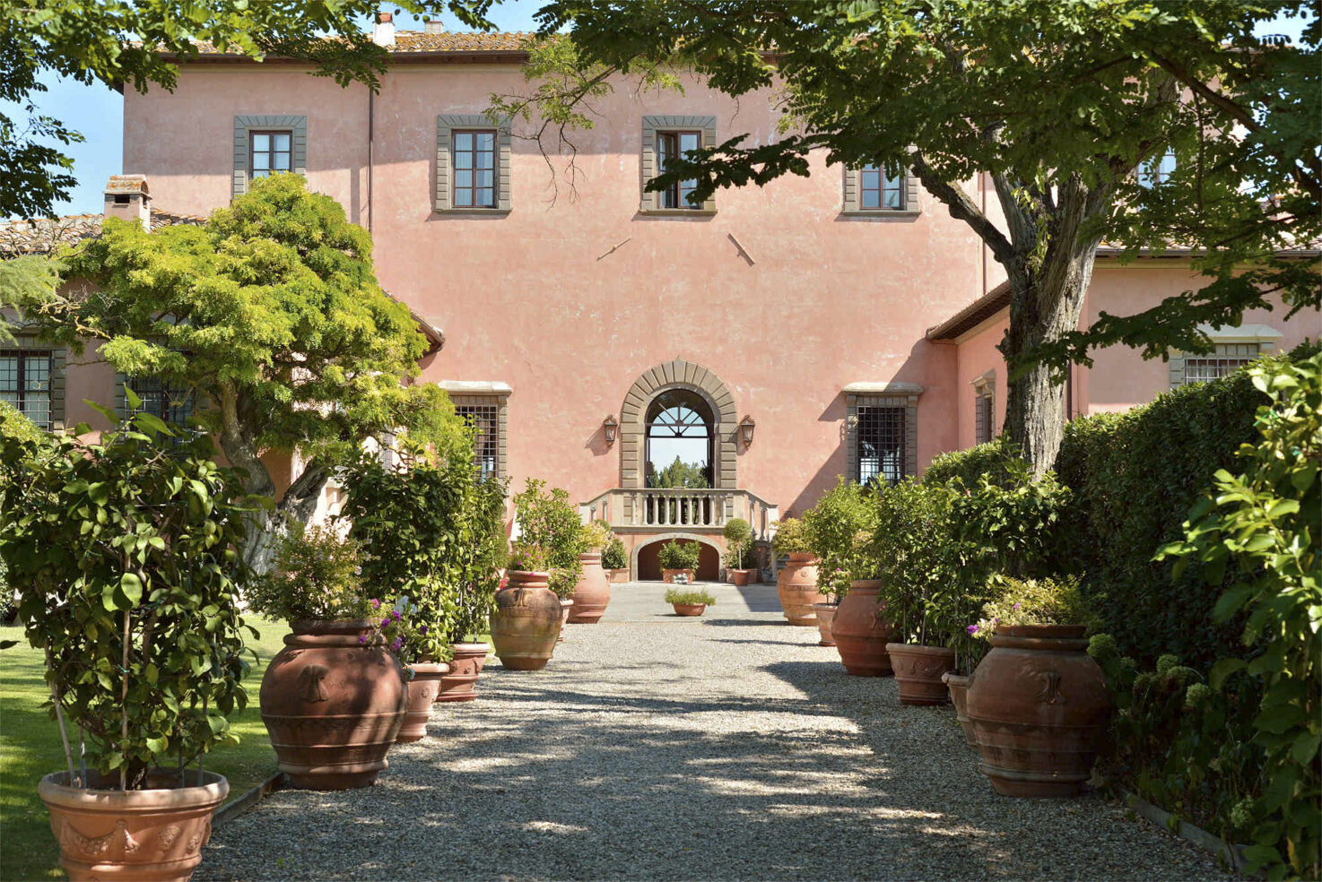 Entrance driveway of Villa Mangiacane