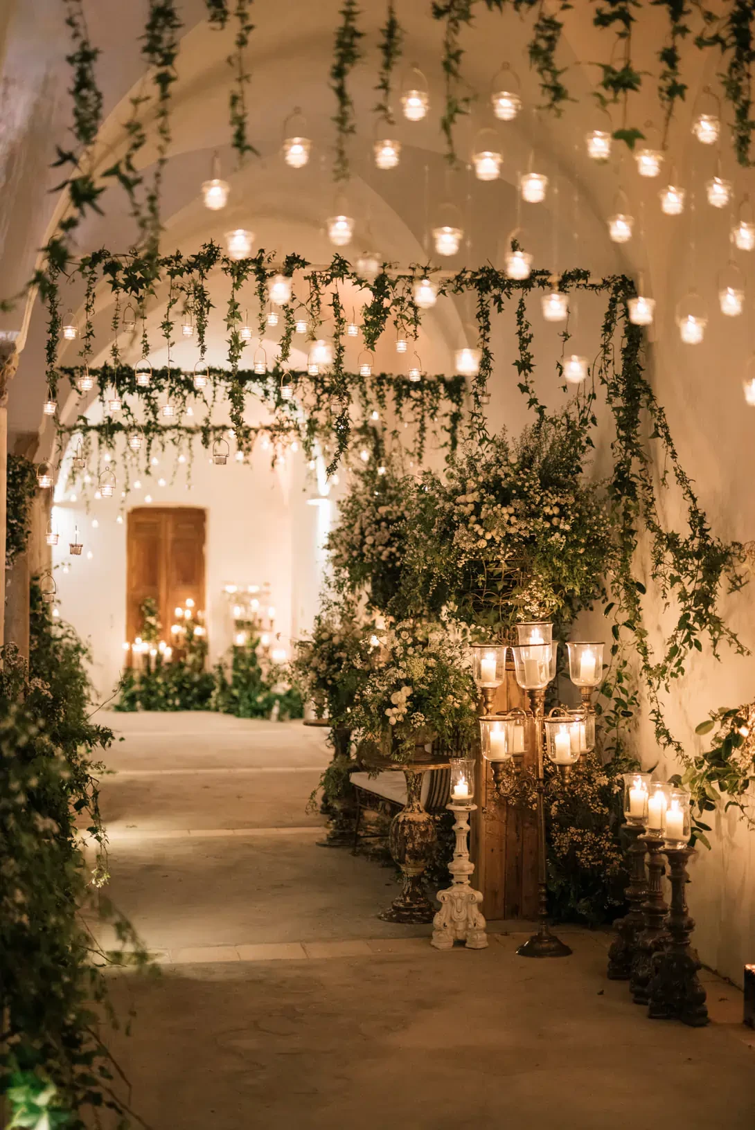 Lanterns and candles for wedding in Capri