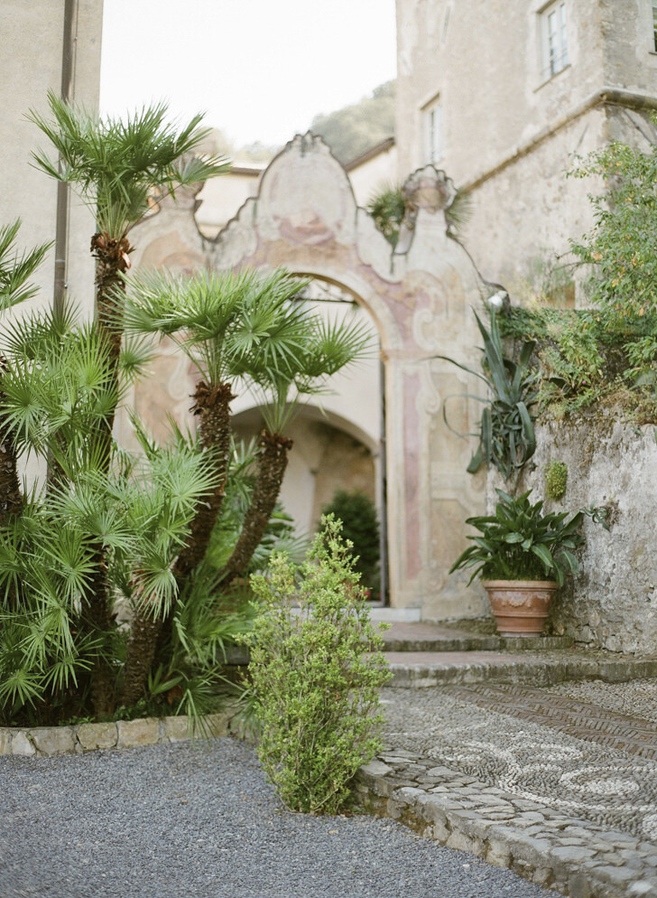 Entrance of La Cervara