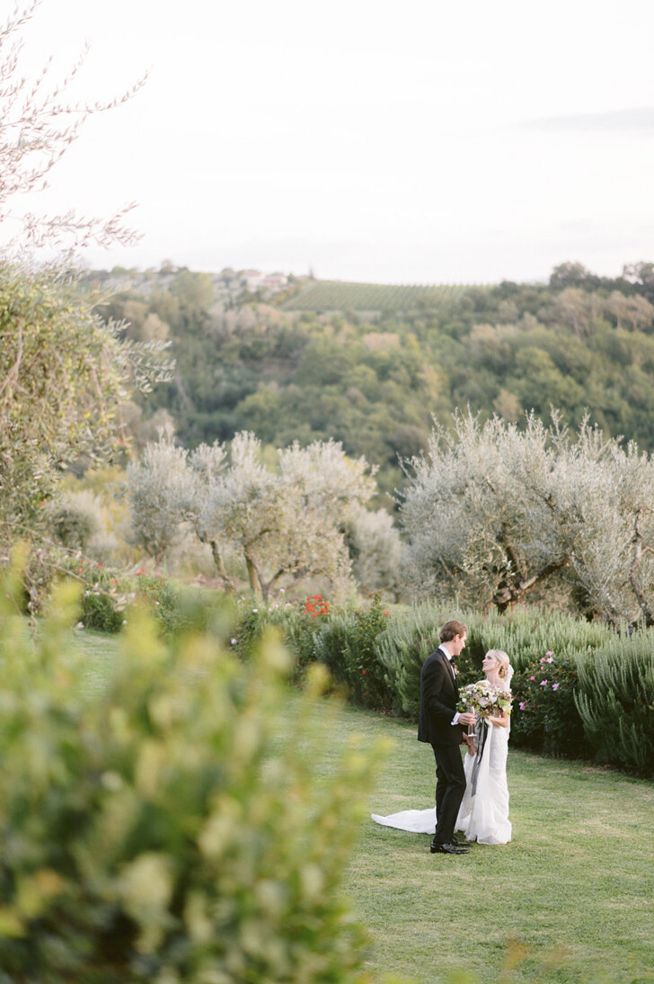 Newlyweds in the gardens