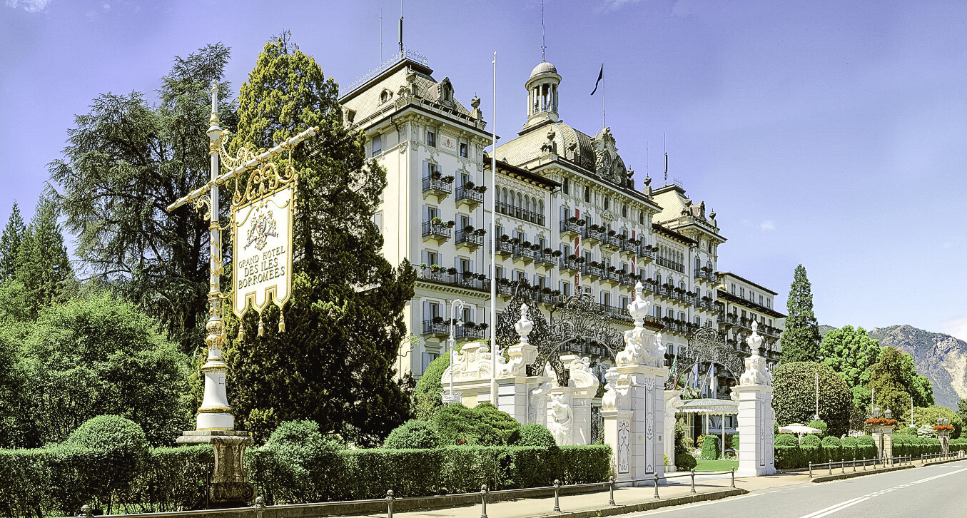 FaÃ§ade of Grand Hotel des Iles Borromees
