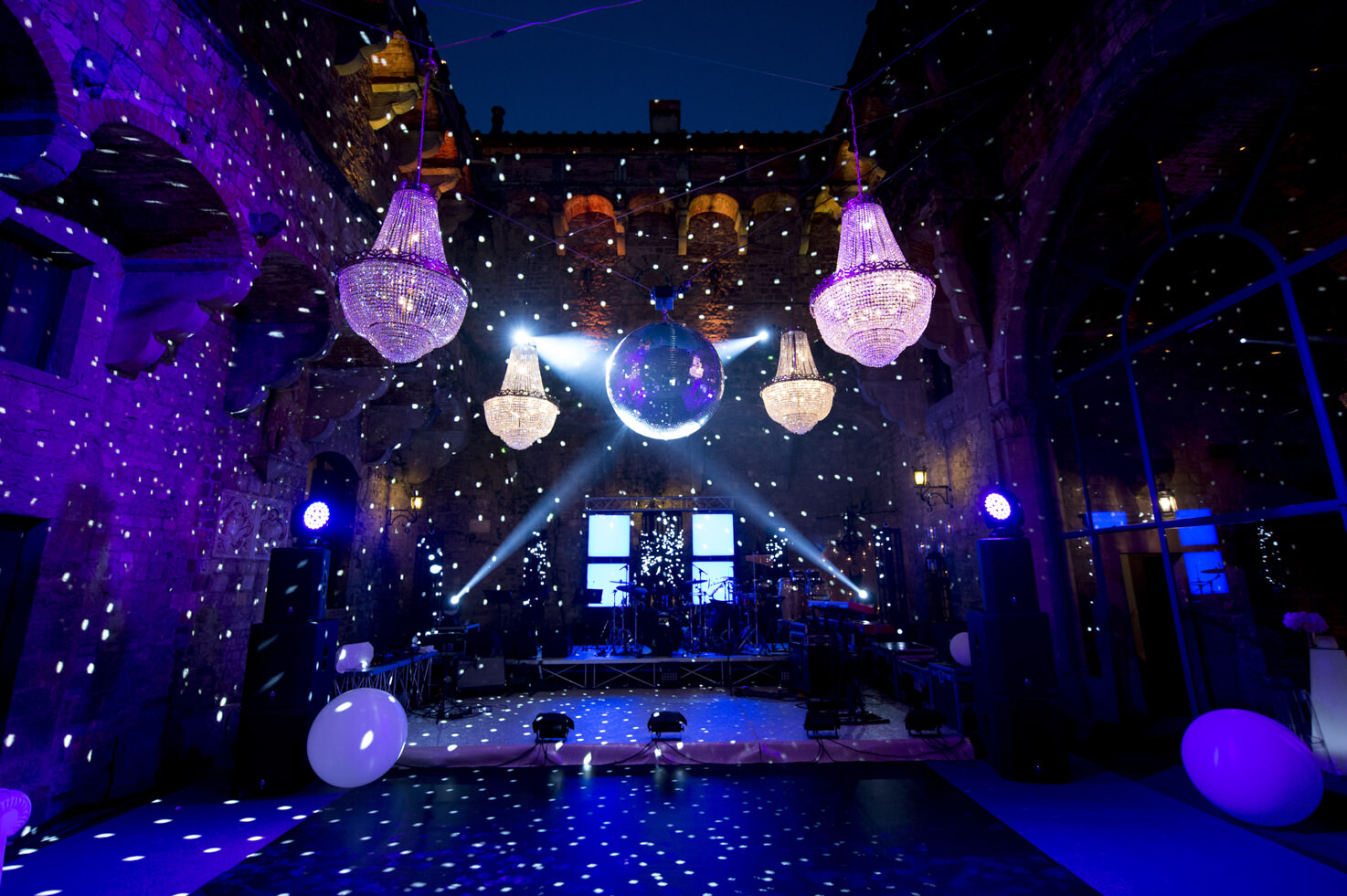 Lighting for wedding in Tuscany