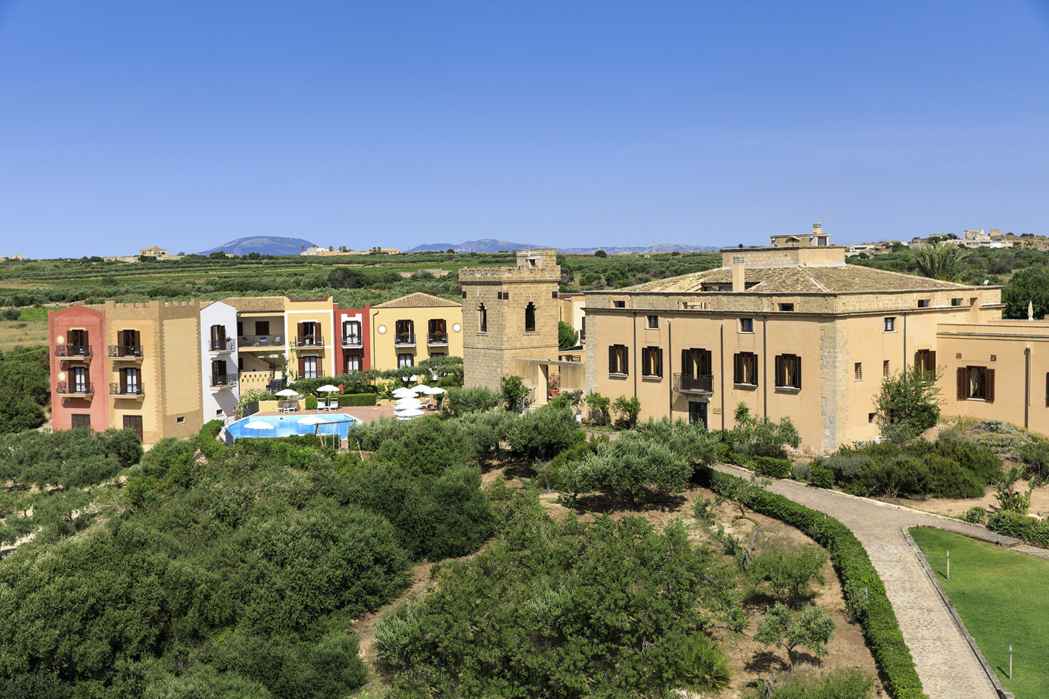 Overview of Baglio Oneto in Sicily