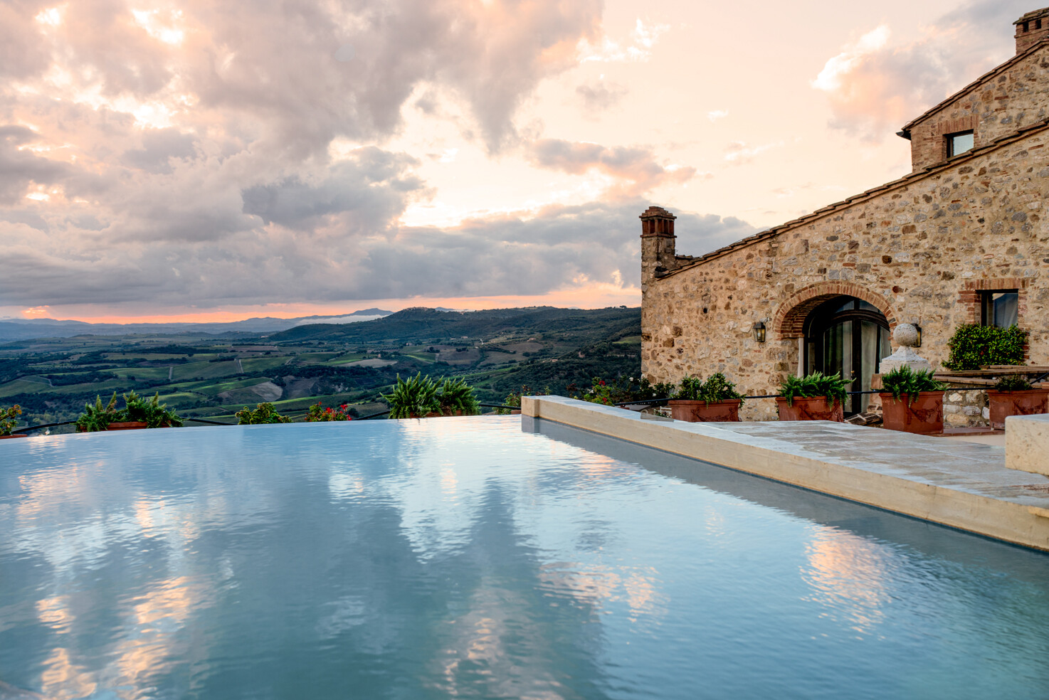 Infinity pool