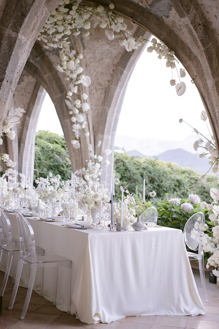White flowers for wedding reception in Ravello