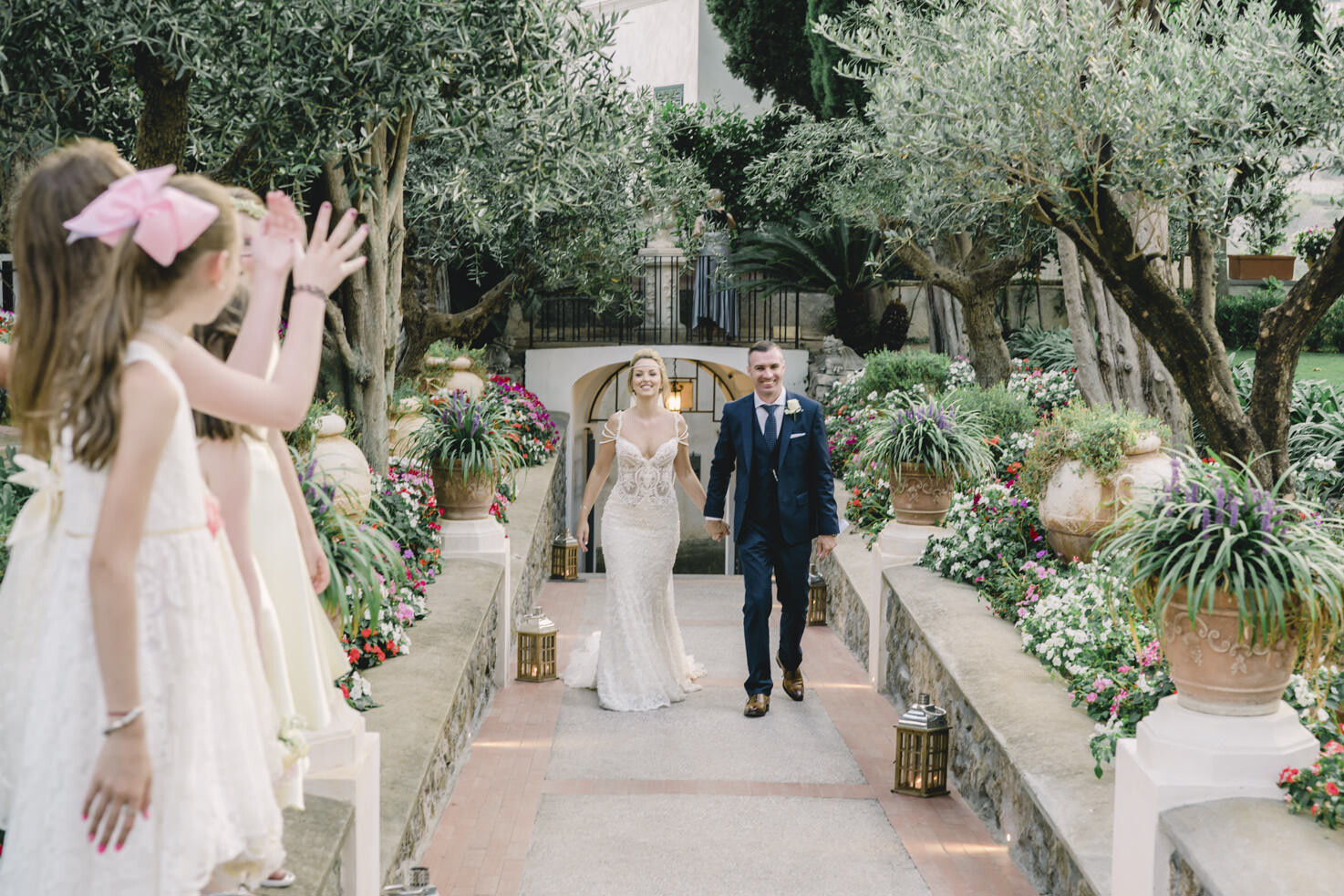 Arrival of the bridal couple at Villa Eva