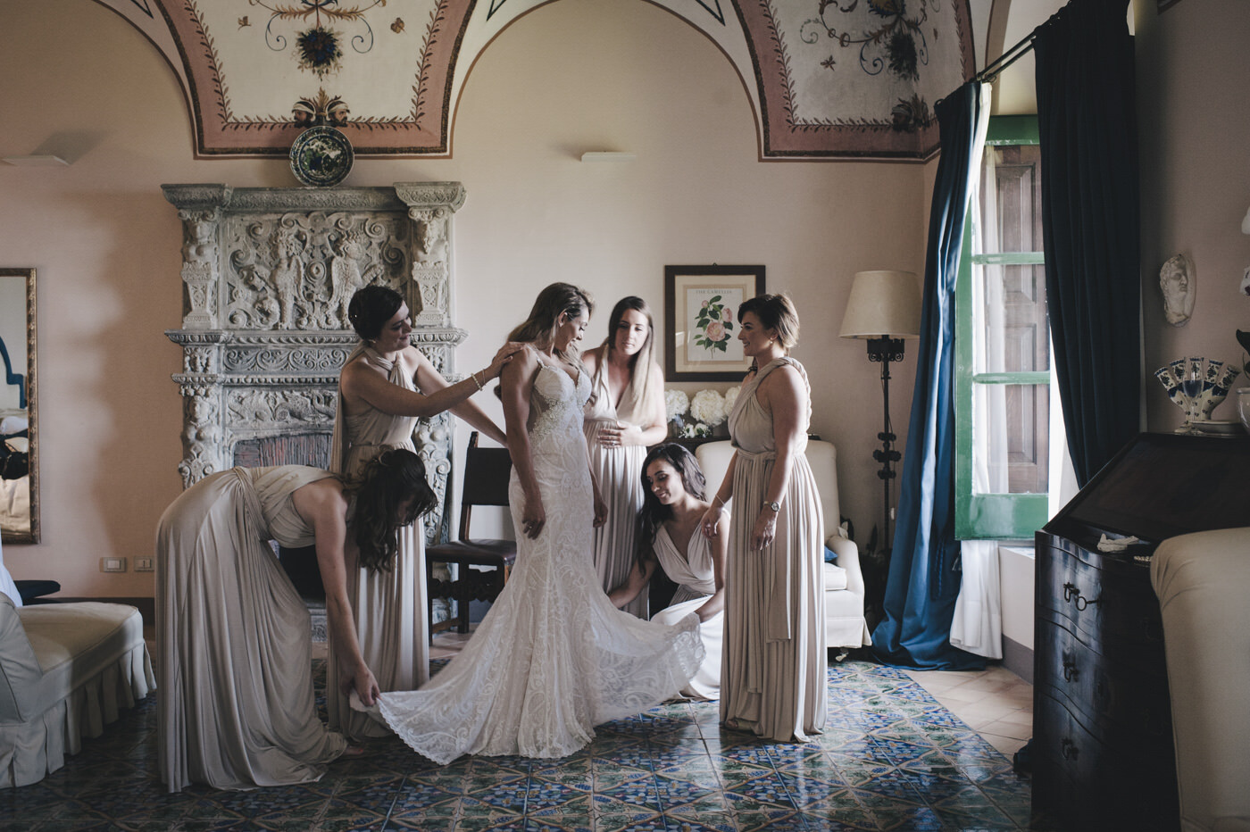 Getting ready in Villa Cimbrone suite