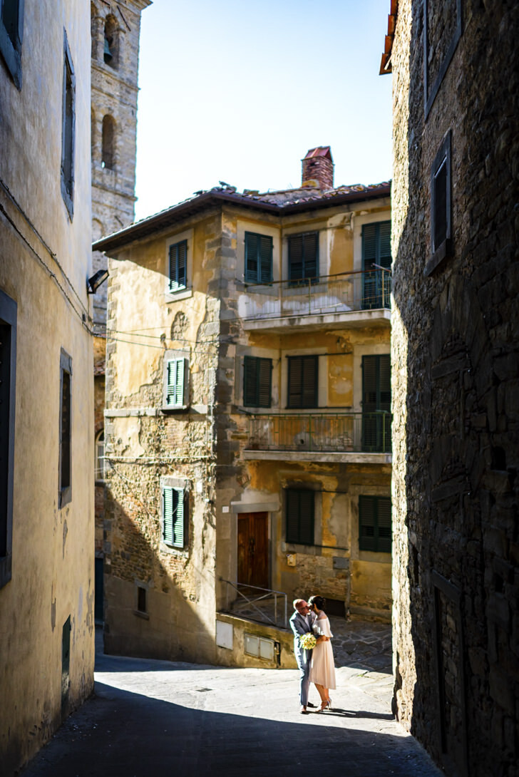 Bridal couple in Cortona