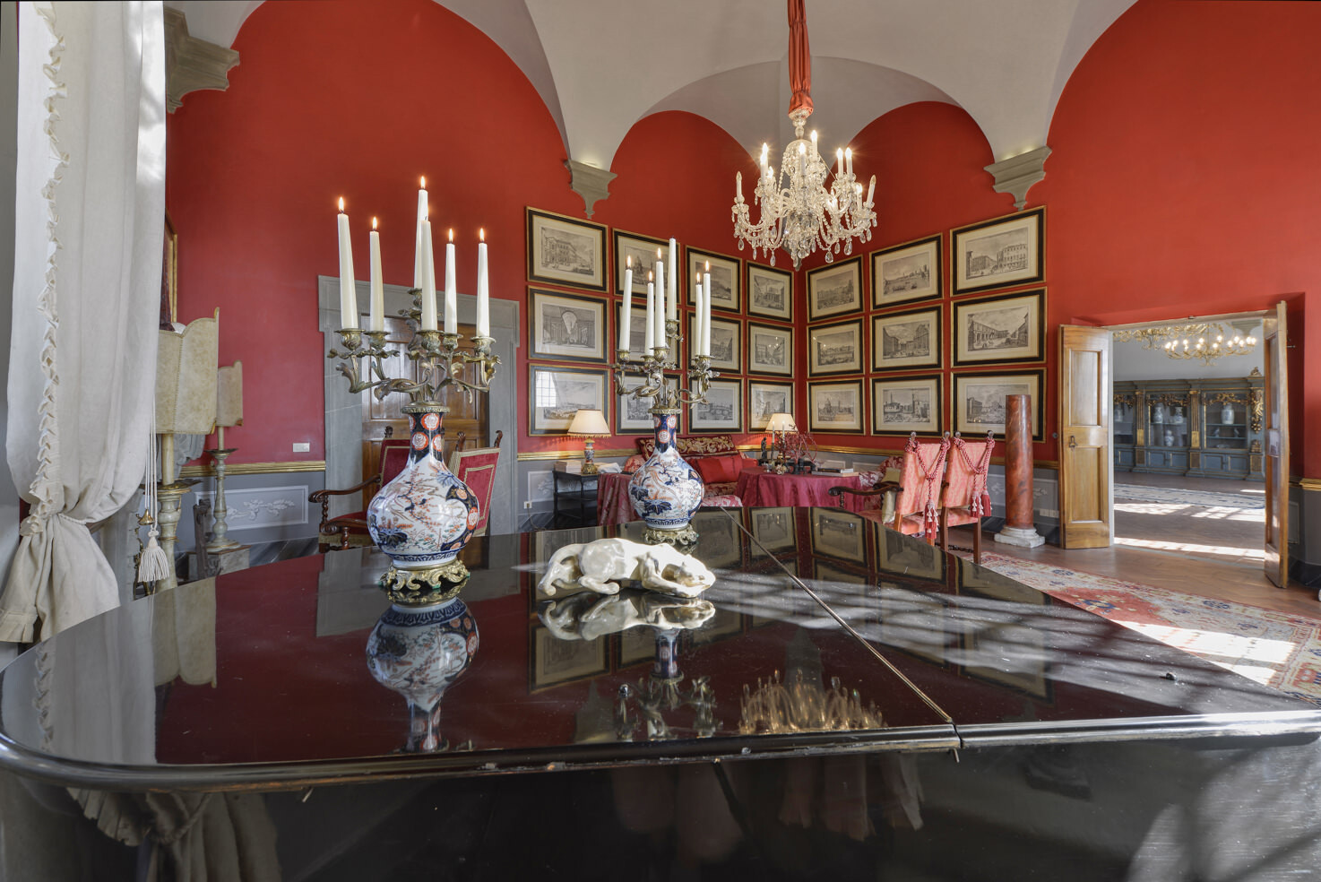 Red room of Villa Gamberaia