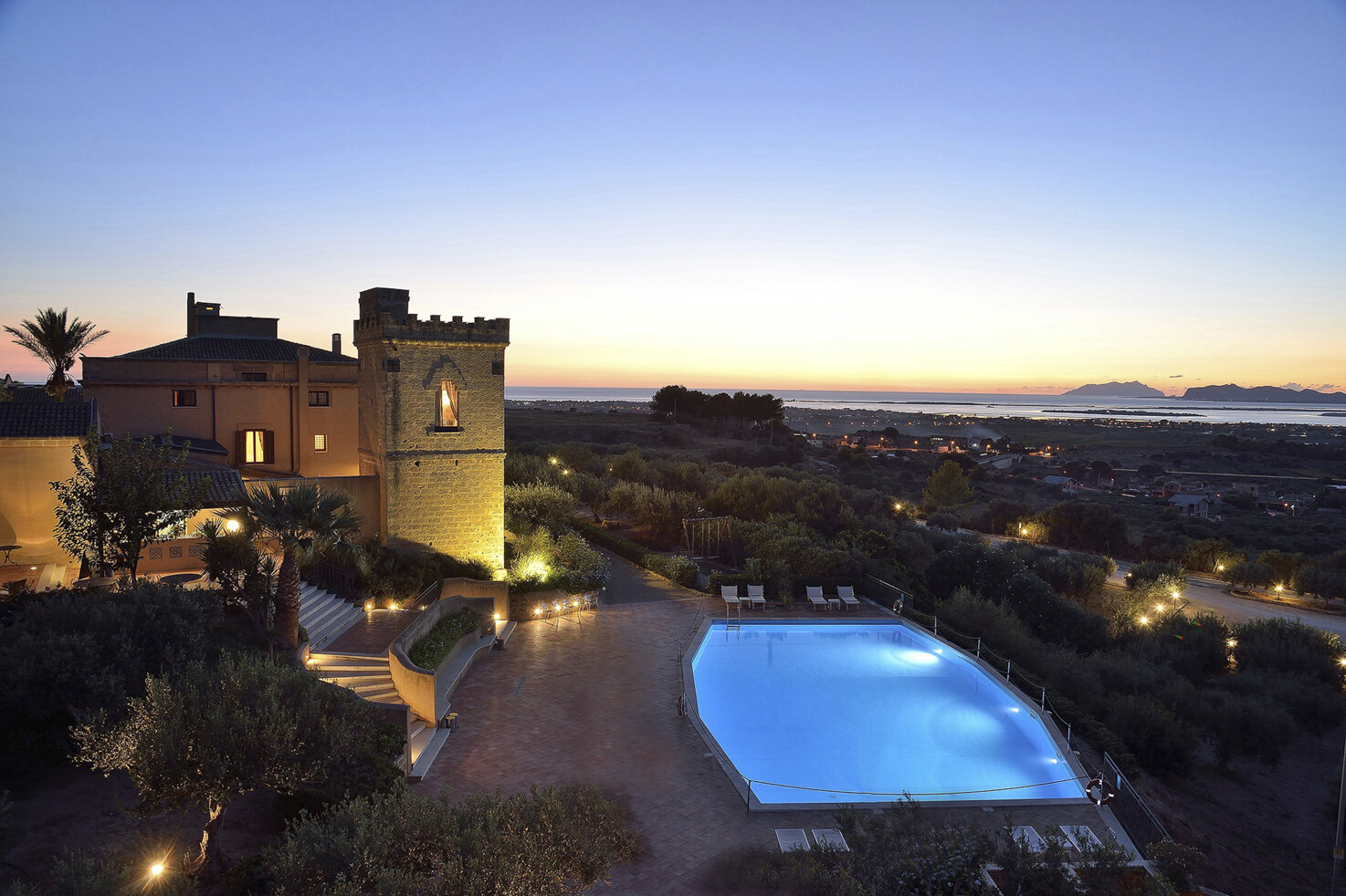 Overview of Baglio Oneto by night