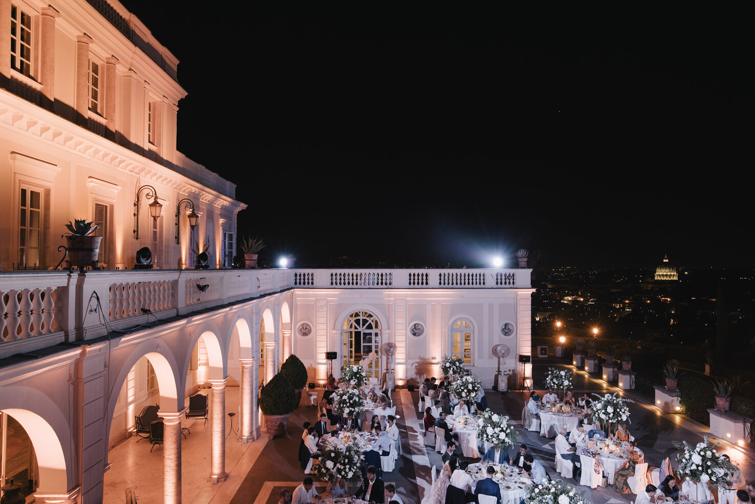 Wedding banquet with view over Rome