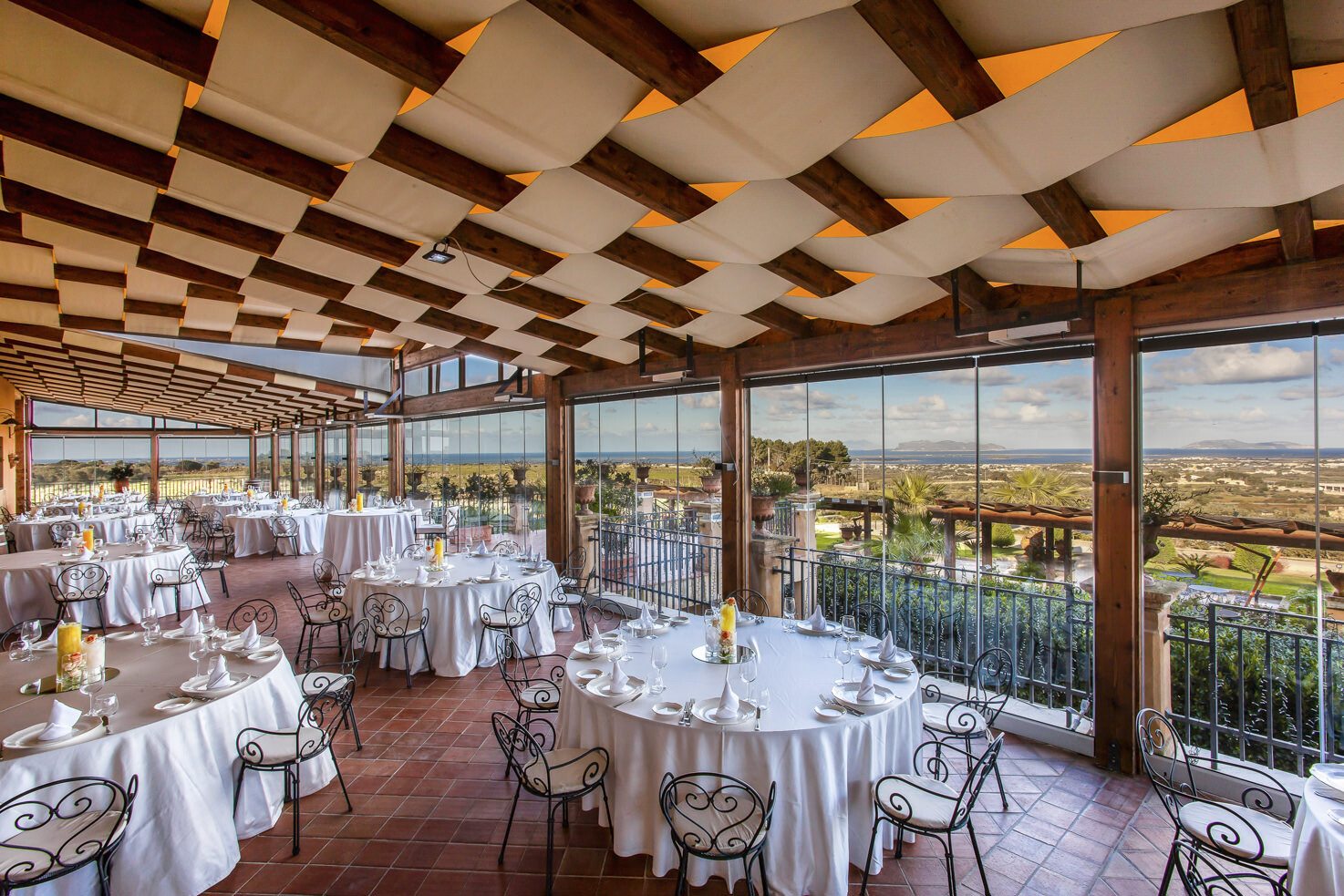 Terrace restaurant with sea view