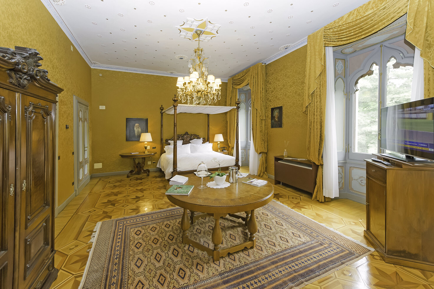 Deluxe bedroom at Villa Crespi