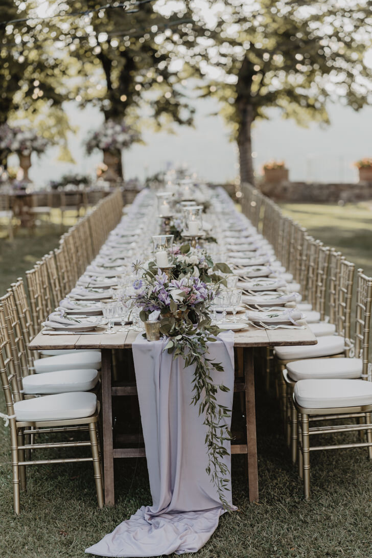 Banquet table