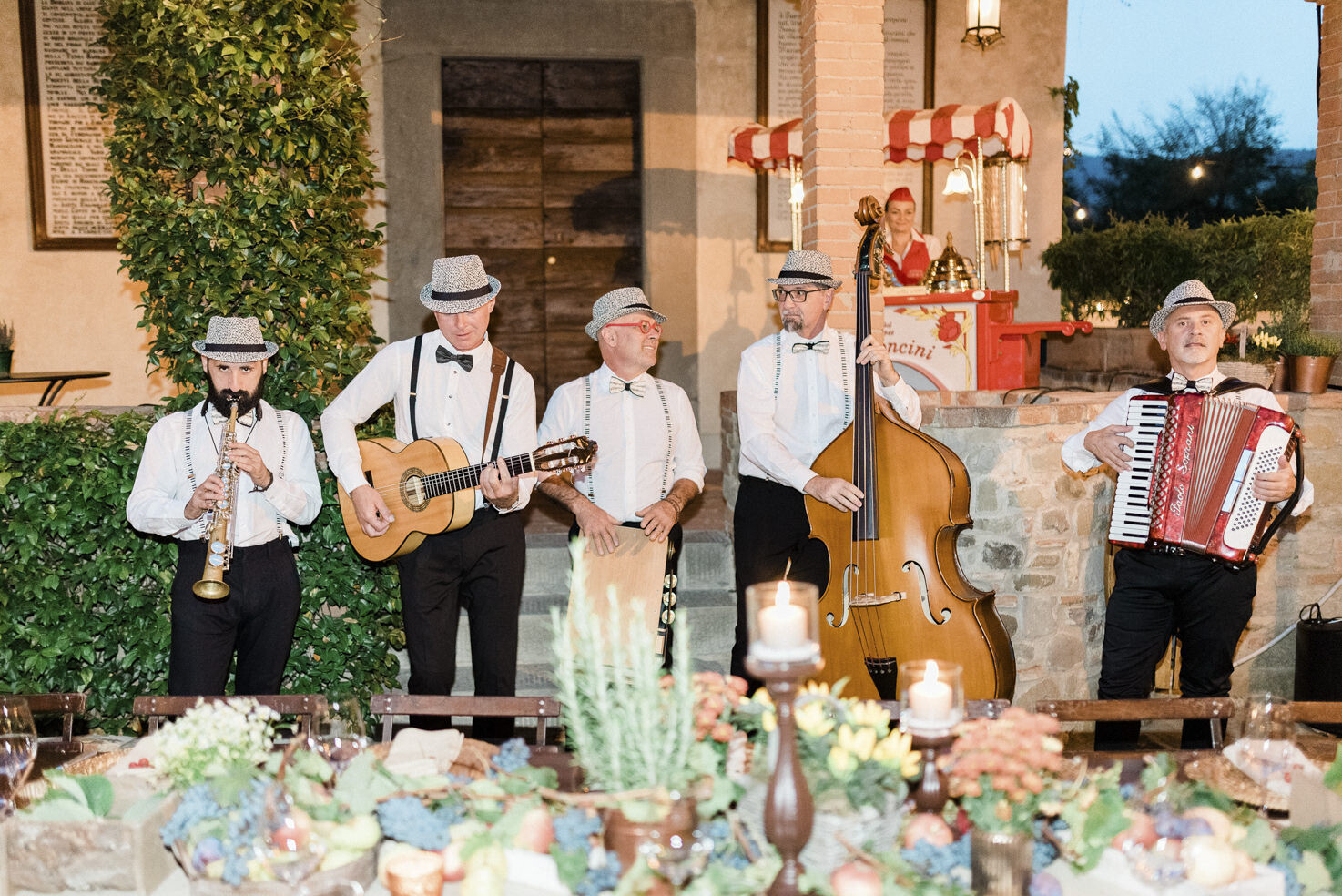 Neapolitan music for Italian wedding