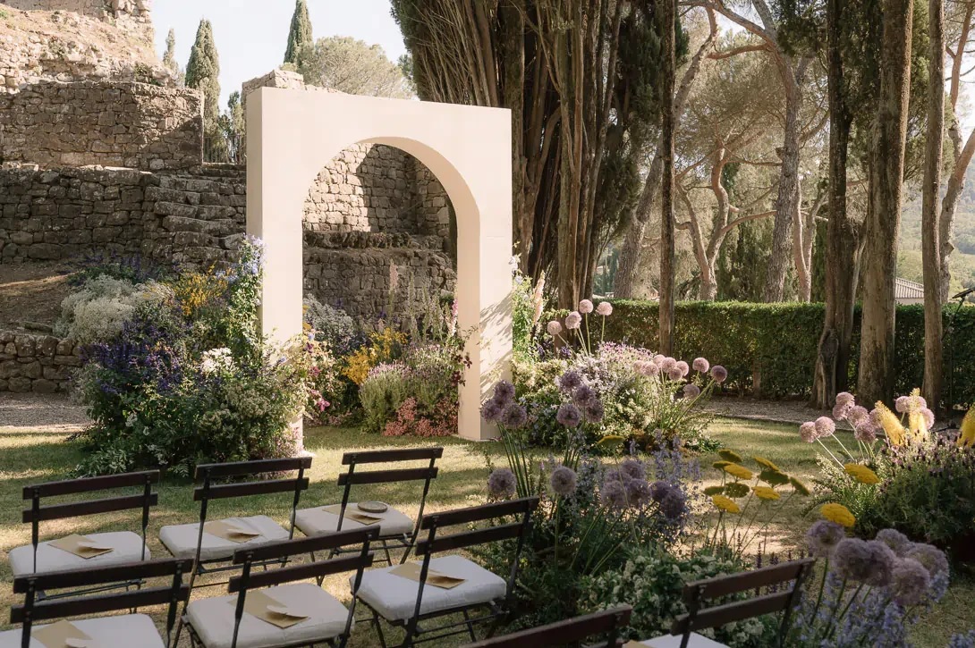 Outdoor wedding ceremony in Tuscany