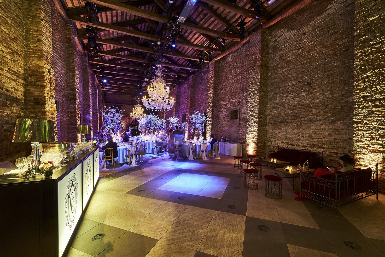 Open bar for wedding banquet