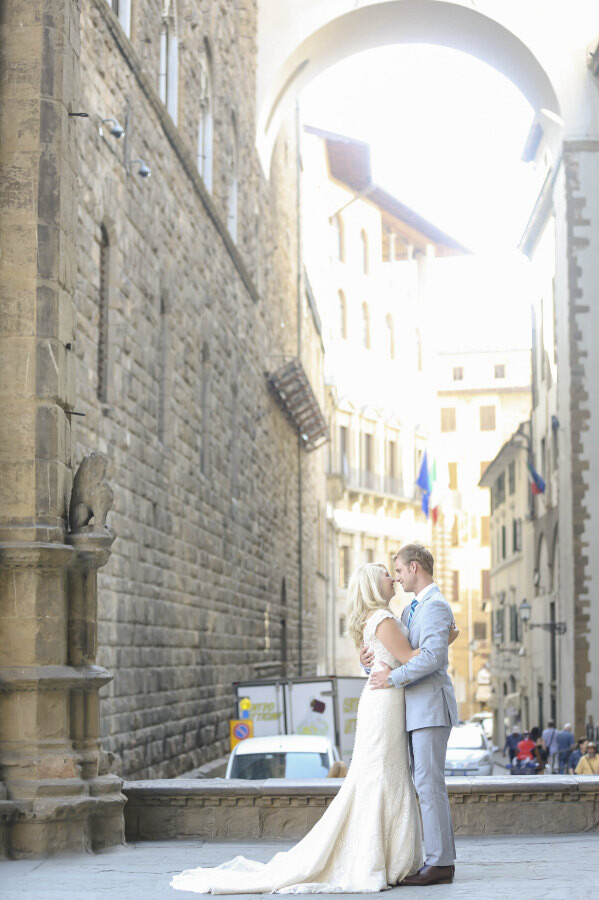 Bride and groom in the streets of Florence