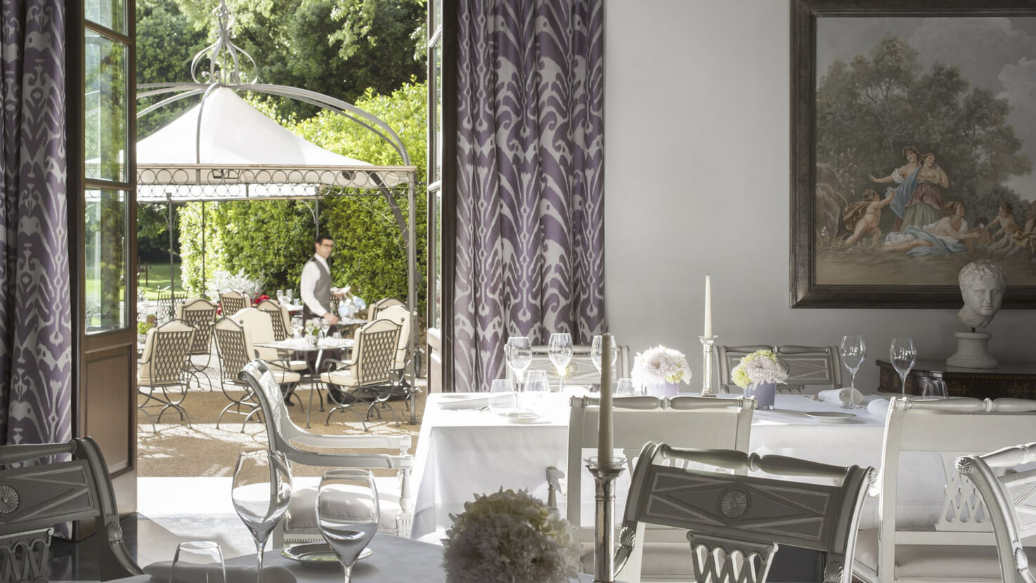 Restaurant of Four Seasons Hotel