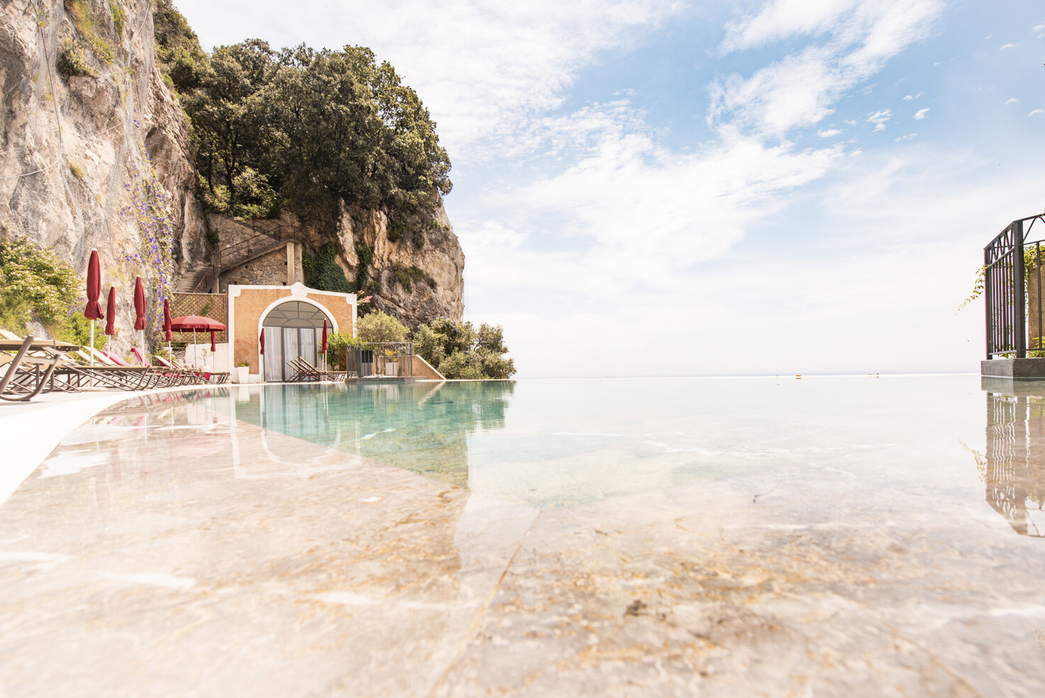Infinity pool