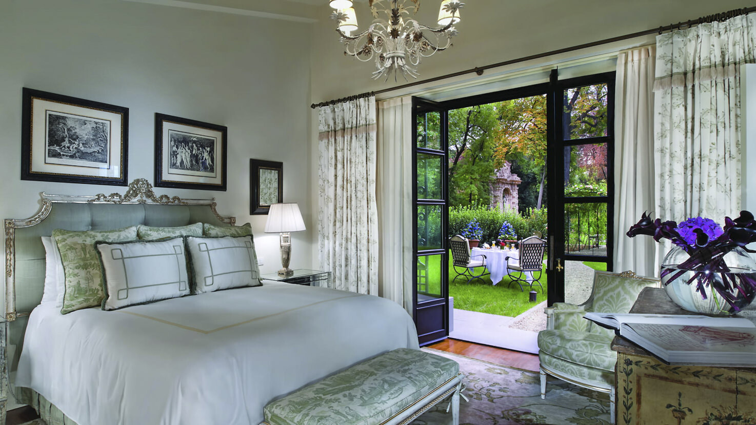 Garden suite of Four Seasons Hotel