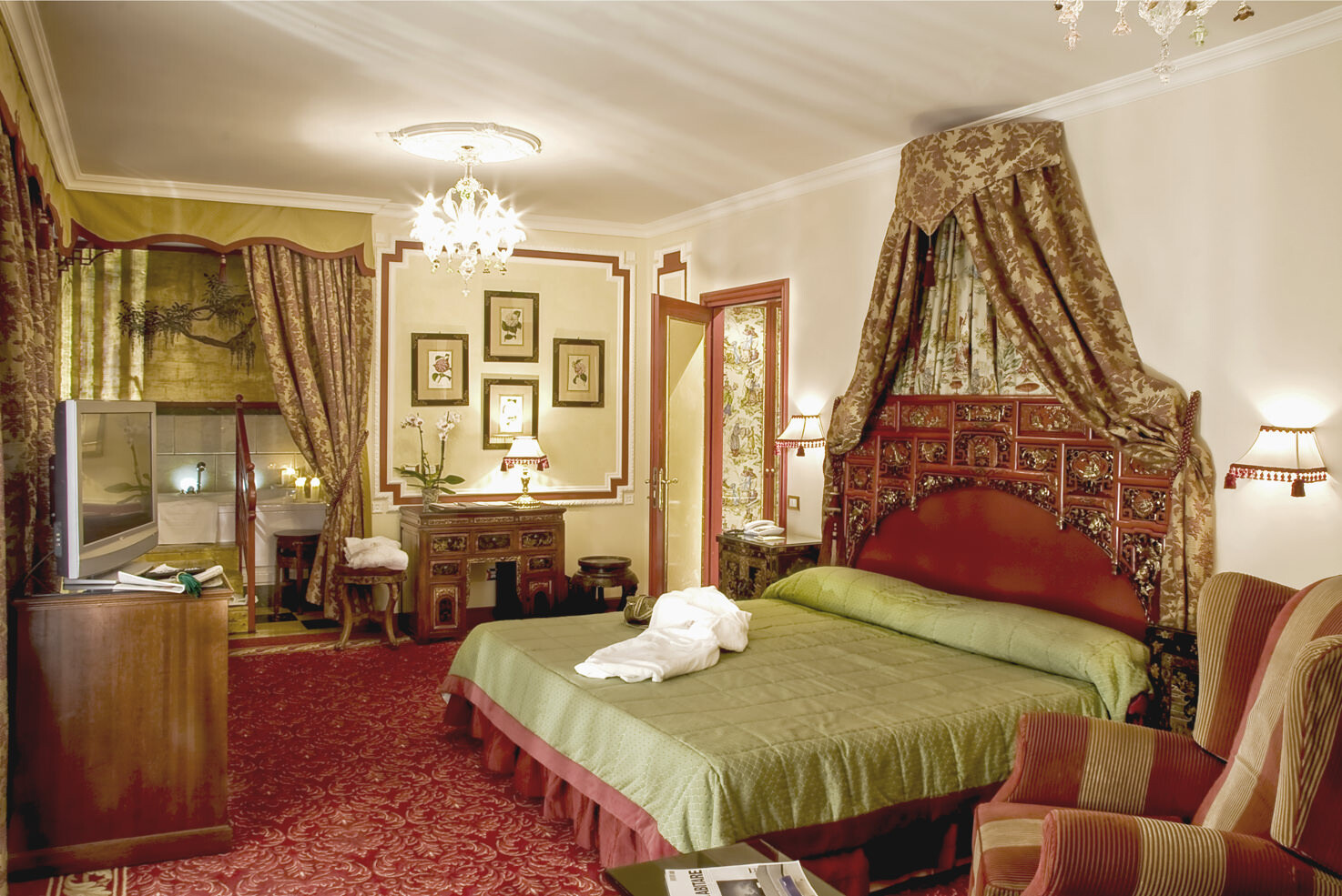 Bedroom in the junior suite