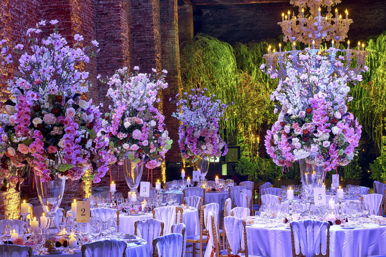 Floral decorations for wedding banquet