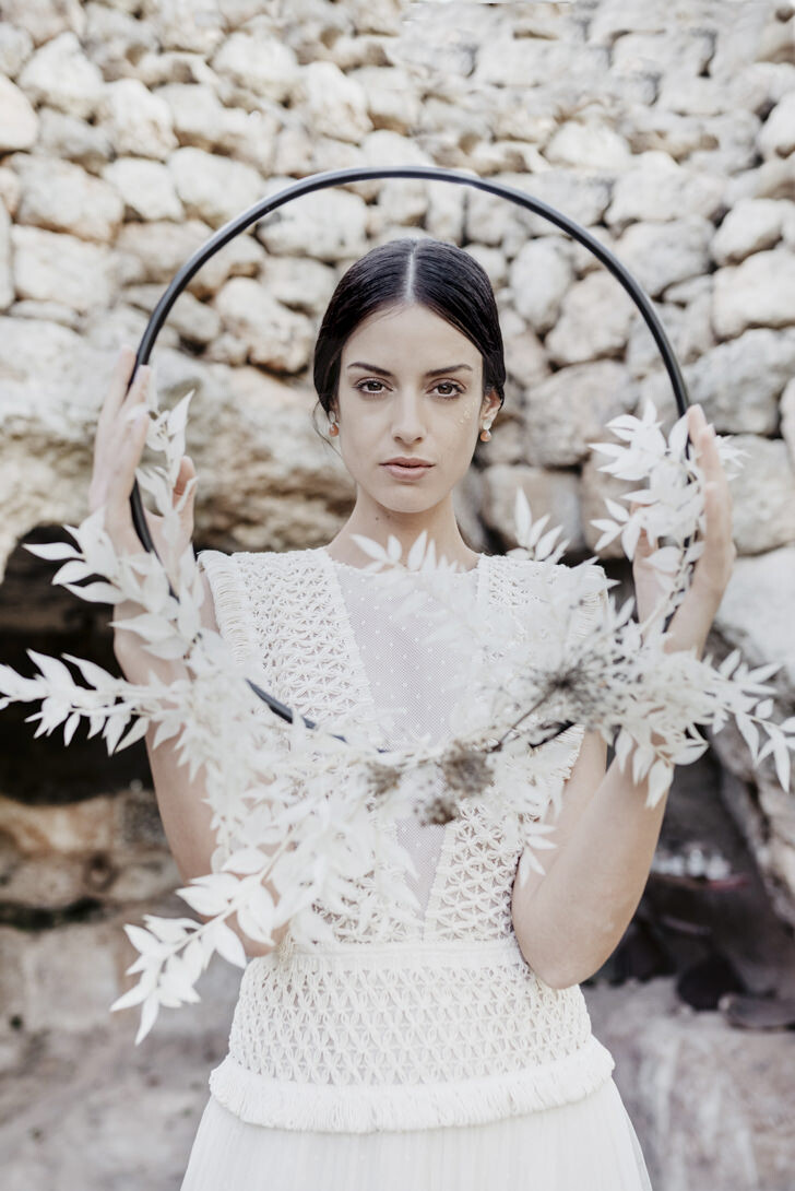 Bridal flowers for minimal wedding