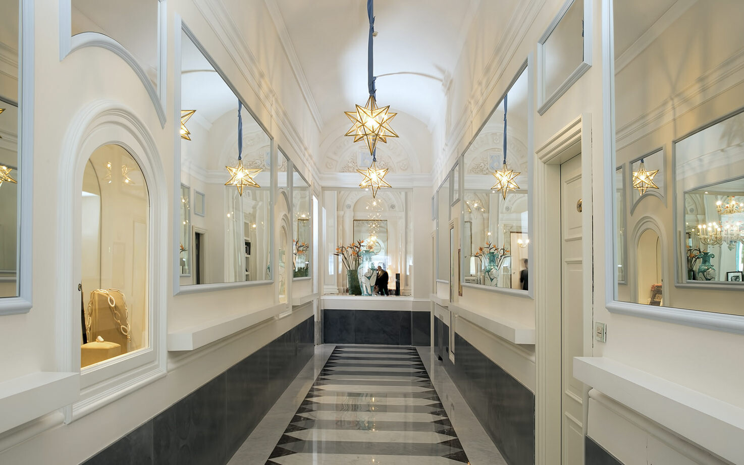 Entrance hall of Bellevue Syrene