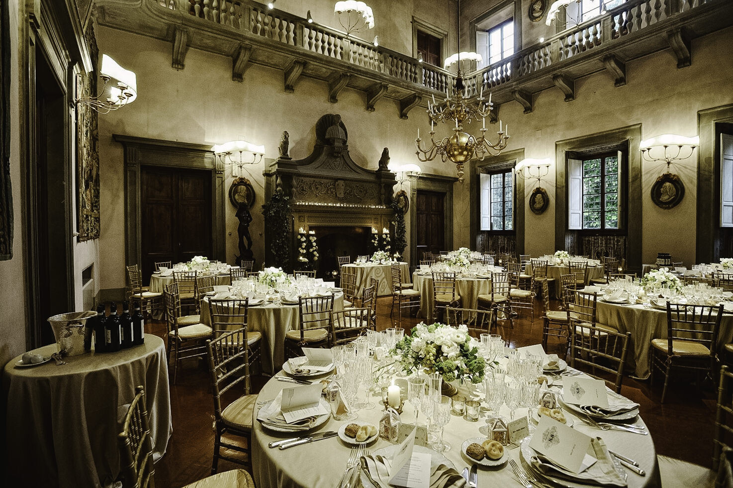 Wedding reception in the tapestry room of Villa di Maiano
