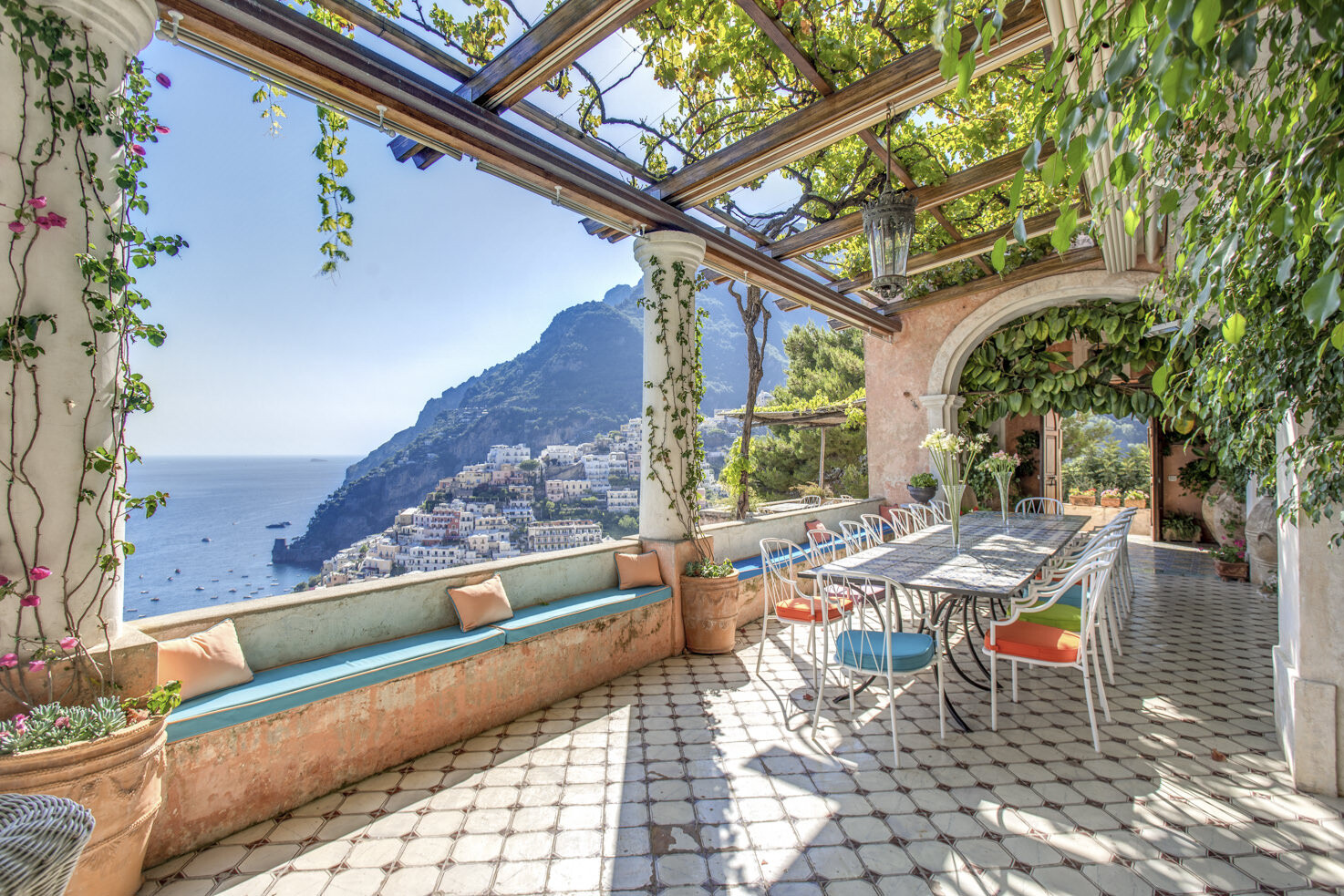 Terrace restaurant with sea view