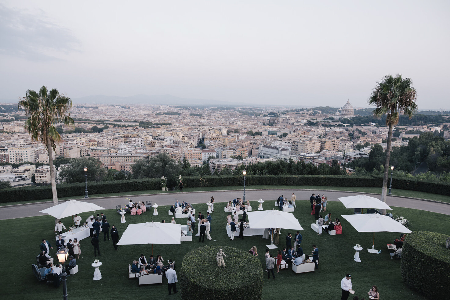 Wedding cocktail in the gardens of Villa Miani