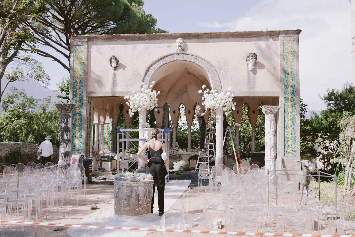 Preparation of flower decorations