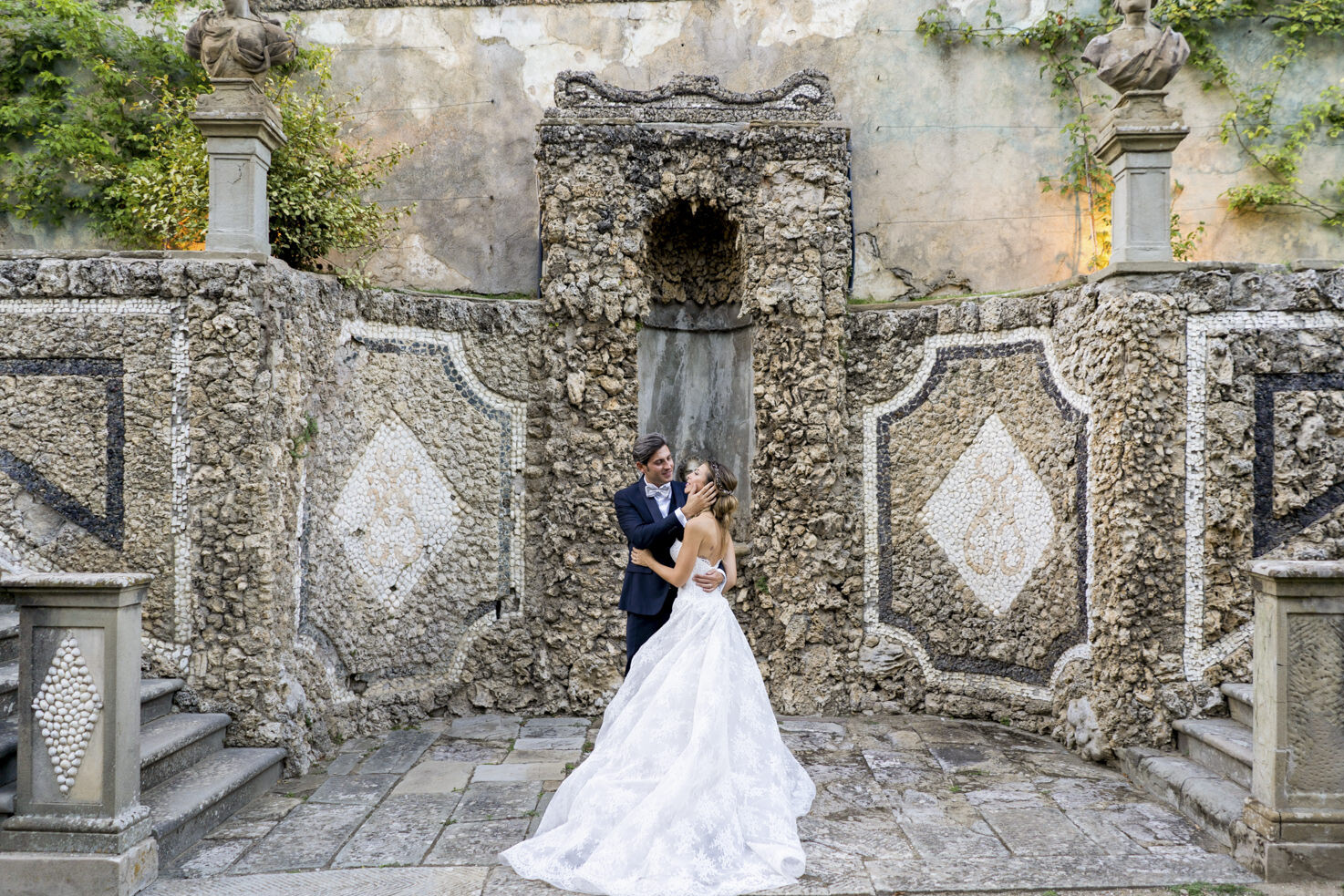 Bridal couple at Villa Gamberaia
