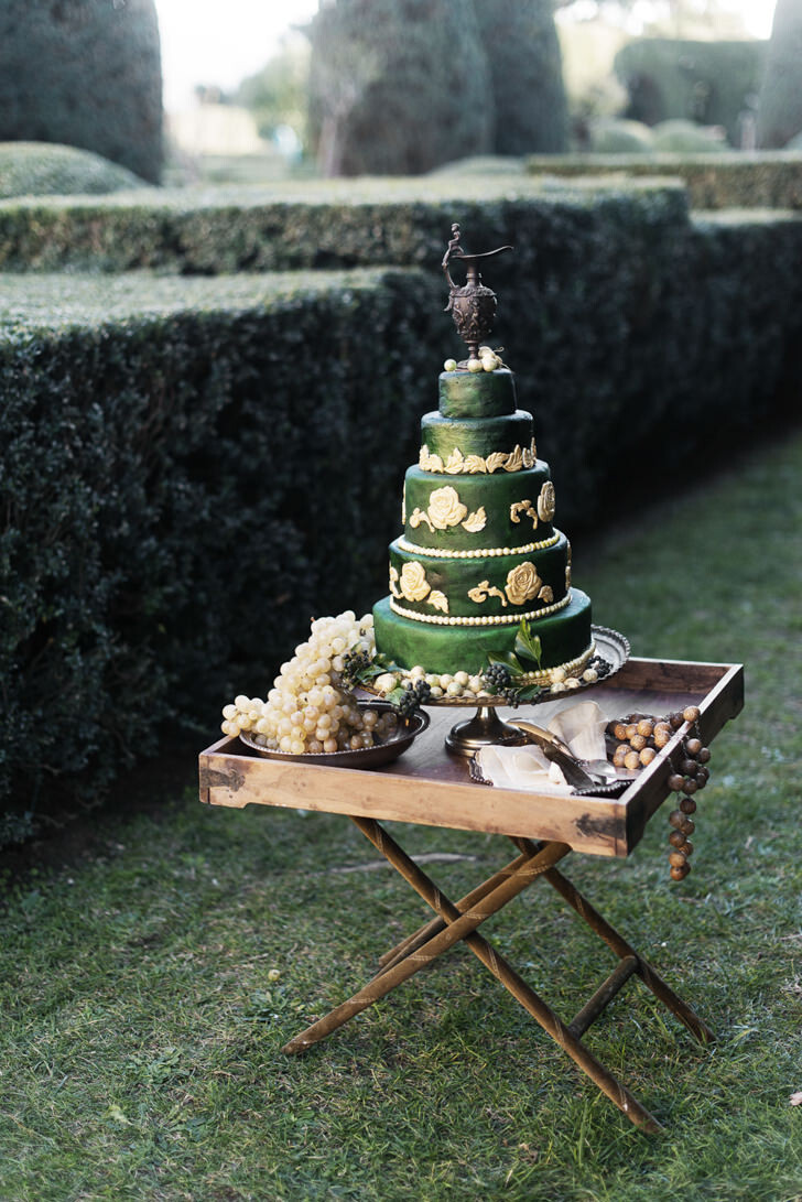 Wedding cake in Renaissance style